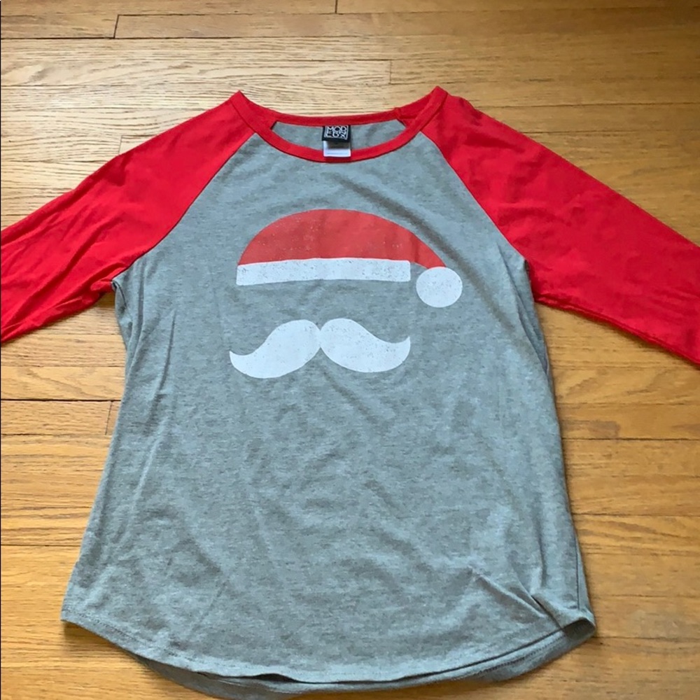 5 for $20 deal! Santa shirt 🎅🏼